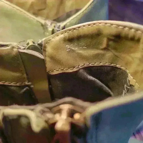 Journee Collection woman's green Ankle boots sz 10 - Picture 3 of 6